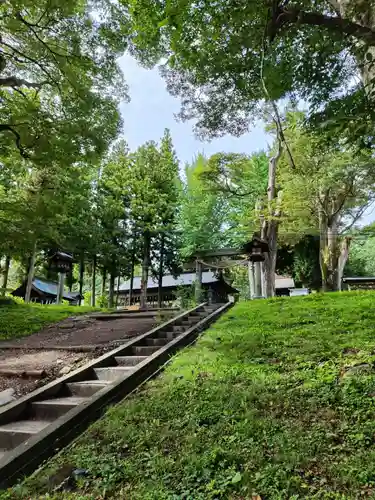 諏訪大社上社前宮の景色