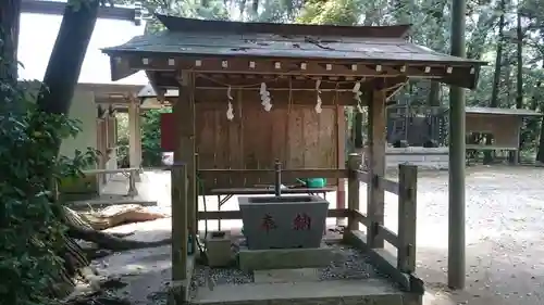 鴨鳥五所神社の手水舎