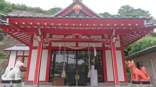 稲荷神社の本殿