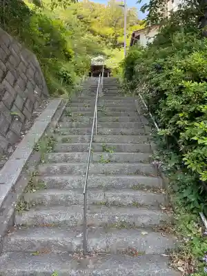 八雲神社の{uncategorized: "未分類", other: "その他", undefined: "問題あり", building: "その他建物", grave: "お墓", sacred_gate: "鳥居", guardian: "狛犬", statue: "像", buddha: "仏像", history: "歴史", nature: "自然", garden: "庭園", animal: "動物", pagoda: "塔", temizu: "手水舎", mountain_gate: "山門・神門", sanctuary: "本殿・本堂", subordinate: "末社・摂社", art: "芸術", scenery: "景色", jizo: "地蔵", ema: "絵馬", goshuin: "御朱印", omikuji: "おみくじ", items: "授与品その他", amulet: "お守り", goshuincho: "御朱印帳", eats: "食事", festival: "お祭り", votive_dance: "神楽", shichigosan: "七五三参", wedding: "結婚式", experience: "体験その他", initially: "初詣", around: "周辺", anti_infection: "感染症対策"}