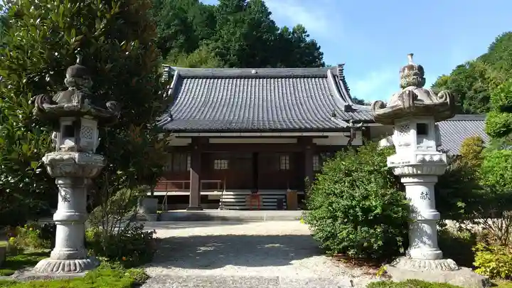 岩谷寺の本殿・本堂