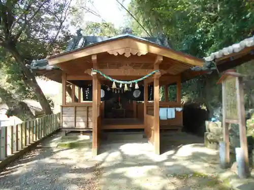 波多島矢具神社の本殿