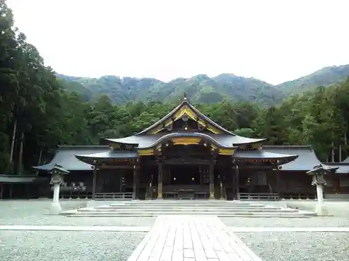 彌彦神社の本殿