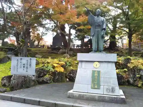 上杉神社の像