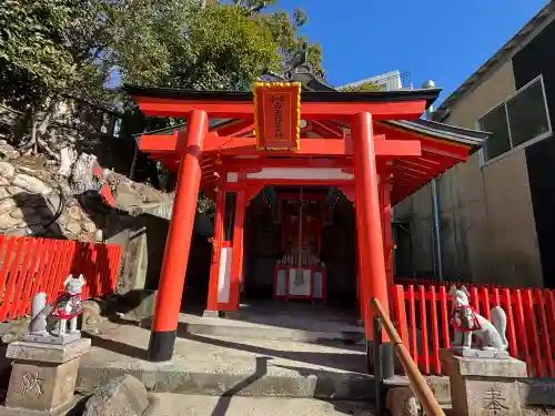 敏馬神社の{uncategorized: "未分類", other: "その他", undefined: "問題あり", building: "その他建物", grave: "お墓", sacred_gate: "鳥居", guardian: "狛犬", statue: "像", buddha: "仏像", history: "歴史", nature: "自然", garden: "庭園", animal: "動物", pagoda: "塔", temizu: "手水舎", mountain_gate: "山門・神門", sanctuary: "本殿・本堂", subordinate: "末社・摂社", art: "芸術", scenery: "景色", jizo: "地蔵", ema: "絵馬", goshuin: "御朱印", omikuji: "おみくじ", items: "授与品その他", amulet: "お守り", goshuincho: "御朱印帳", eats: "食事", festival: "お祭り", votive_dance: "神楽", shichigosan: "七五三参", wedding: "結婚式", experience: "体験その他", initially: "初詣", around: "周辺", anti_infection: "感染症対策"}
