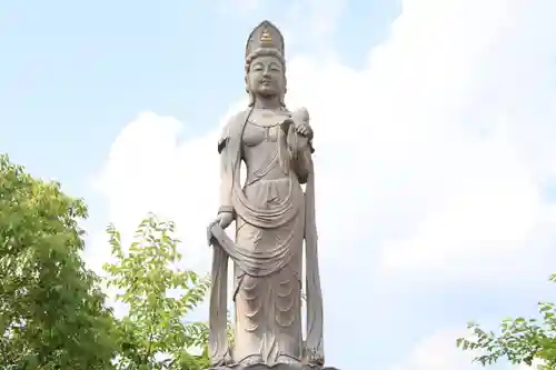 布施弁天 東海寺の仏像