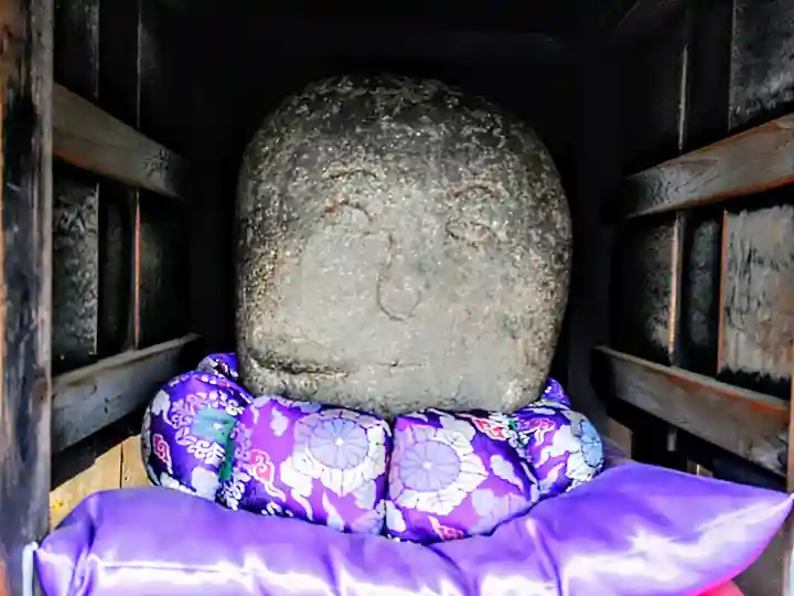 おさすり佛の仏像