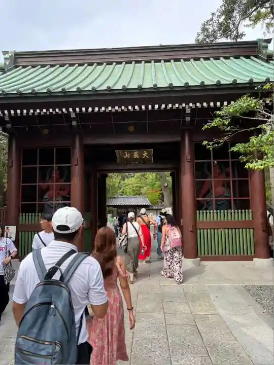 高徳院の山門・神門