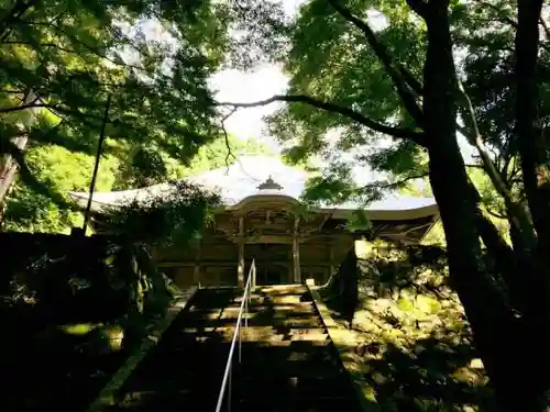 荘厳寺の本殿