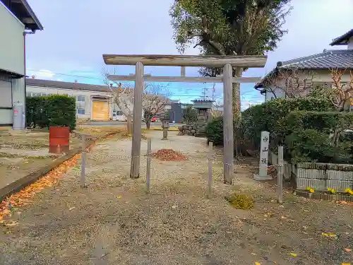 白山社の鳥居