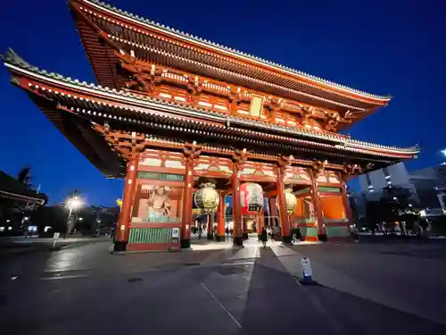 浅草寺の山門