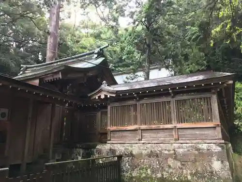 西寒多神社の本殿