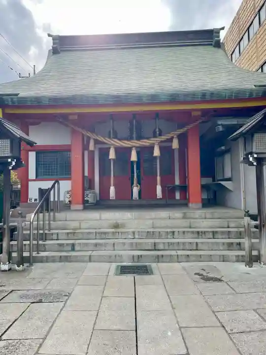 氷川鍬神社の{uncategorized: "未分類", other: "その他", undefined: "問題あり", building: "その他建物", grave: "お墓", sacred_gate: "鳥居", guardian: "狛犬", statue: "像", buddha: "仏像", history: "歴史", nature: "自然", garden: "庭園", animal: "動物", pagoda: "塔", temizu: "手水舎", mountain_gate: "山門・神門", sanctuary: "本殿・本堂", subordinate: "末社・摂社", art: "芸術", scenery: "景色", jizo: "地蔵", ema: "絵馬", goshuin: "御朱印", omikuji: "おみくじ", items: "授与品その他", amulet: "お守り", goshuincho: "御朱印帳", eats: "食事", festival: "お祭り", votive_dance: "神楽", shichigosan: "七五三参", wedding: "結婚式", experience: "体験その他", initially: "初詣", around: "周辺", anti_infection: "感染症対策"}