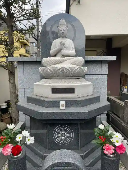 正覚寺の{uncategorized: "未分類", other: "その他", undefined: "問題あり", building: "その他建物", grave: "お墓", sacred_gate: "鳥居", guardian: "狛犬", statue: "像", buddha: "仏像", history: "歴史", nature: "自然", garden: "庭園", animal: "動物", pagoda: "塔", temizu: "手水舎", mountain_gate: "山門・神門", sanctuary: "本殿・本堂", subordinate: "末社・摂社", art: "芸術", scenery: "景色", jizo: "地蔵", ema: "絵馬", goshuin: "御朱印", omikuji: "おみくじ", items: "授与品その他", amulet: "お守り", goshuincho: "御朱印帳", eats: "食事", festival: "お祭り", votive_dance: "神楽", shichigosan: "七五三参", wedding: "結婚式", experience: "体験その他", initially: "初詣", around: "周辺", anti_infection: "感染症対策"}