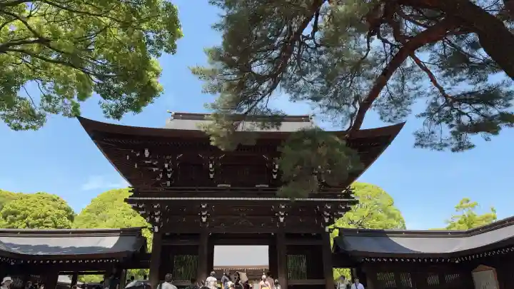 明治神宮の{uncategorized: "未分類", other: "その他", undefined: "問題あり", building: "その他建物", grave: "お墓", sacred_gate: "鳥居", guardian: "狛犬", statue: "像", buddha: "仏像", history: "歴史", nature: "自然", garden: "庭園", animal: "動物", pagoda: "塔", temizu: "手水舎", mountain_gate: "山門・神門", sanctuary: "本殿・本堂", subordinate: "末社・摂社", art: "芸術", scenery: "景色", jizo: "地蔵", ema: "絵馬", goshuin: "御朱印", omikuji: "おみくじ", items: "授与品その他", amulet: "お守り", goshuincho: "御朱印帳", eats: "食事", festival: "お祭り", votive_dance: "神楽", shichigosan: "七五三参", wedding: "結婚式", experience: "体験その他", initially: "初詣", around: "周辺", anti_infection: "感染症対策"}