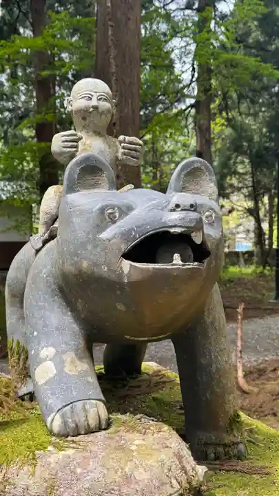 雄山神社中宮祈願殿(富山県)