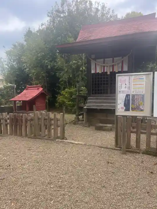 瀬頭神社の{uncategorized: "未分類", other: "その他", undefined: "問題あり", building: "その他建物", grave: "お墓", sacred_gate: "鳥居", guardian: "狛犬", statue: "像", buddha: "仏像", history: "歴史", nature: "自然", garden: "庭園", animal: "動物", pagoda: "塔", temizu: "手水舎", mountain_gate: "山門・神門", sanctuary: "本殿・本堂", subordinate: "末社・摂社", art: "芸術", scenery: "景色", jizo: "地蔵", ema: "絵馬", goshuin: "御朱印", omikuji: "おみくじ", items: "授与品その他", amulet: "お守り", goshuincho: "御朱印帳", eats: "食事", festival: "お祭り", votive_dance: "神楽", shichigosan: "七五三参", wedding: "結婚式", experience: "体験その他", initially: "初詣", around: "周辺", anti_infection: "感染症対策"}