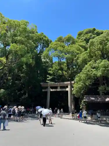 明治神宮の{uncategorized: "未分類", other: "その他", undefined: "問題あり", building: "その他建物", grave: "お墓", sacred_gate: "鳥居", guardian: "狛犬", statue: "像", buddha: "仏像", history: "歴史", nature: "自然", garden: "庭園", animal: "動物", pagoda: "塔", temizu: "手水舎", mountain_gate: "山門・神門", sanctuary: "本殿・本堂", subordinate: "末社・摂社", art: "芸術", scenery: "景色", jizo: "地蔵", ema: "絵馬", goshuin: "御朱印", omikuji: "おみくじ", items: "授与品その他", amulet: "お守り", goshuincho: "御朱印帳", eats: "食事", festival: "お祭り", votive_dance: "神楽", shichigosan: "七五三参", wedding: "結婚式", experience: "体験その他", initially: "初詣", around: "周辺", anti_infection: "感染症対策"}