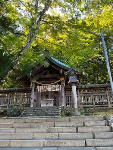 諏訪大社上社前宮の本殿・本堂