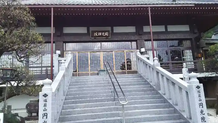 円光院の本殿・本堂