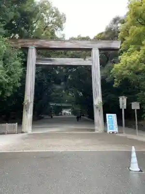 熱田神宮の{uncategorized: "未分類", other: "その他", undefined: "問題あり", building: "その他建物", grave: "お墓", sacred_gate: "鳥居", guardian: "狛犬", statue: "像", buddha: "仏像", history: "歴史", nature: "自然", garden: "庭園", animal: "動物", pagoda: "塔", temizu: "手水舎", mountain_gate: "山門・神門", sanctuary: "本殿・本堂", subordinate: "末社・摂社", art: "芸術", scenery: "景色", jizo: "地蔵", ema: "絵馬", goshuin: "御朱印", omikuji: "おみくじ", items: "授与品その他", amulet: "お守り", goshuincho: "御朱印帳", eats: "食事", festival: "お祭り", votive_dance: "神楽", shichigosan: "七五三参", wedding: "結婚式", experience: "体験その他", initially: "初詣", around: "周辺", anti_infection: "感染症対策"}