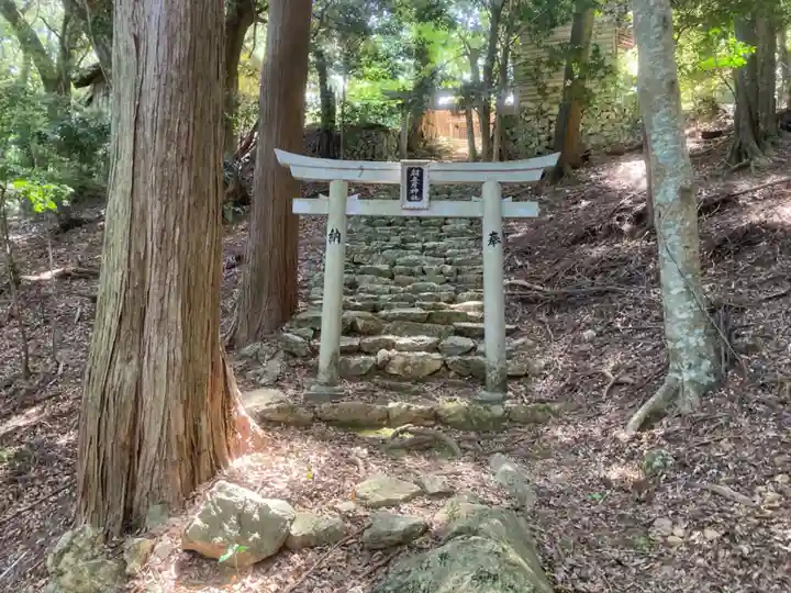 朝立彦神社の鳥居