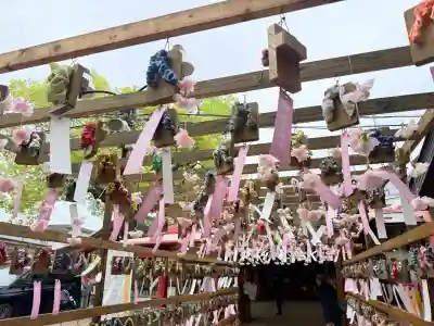 足の神様 服部天神宮の{uncategorized: "未分類", other: "その他", undefined: "問題あり", building: "その他建物", grave: "お墓", sacred_gate: "鳥居", guardian: "狛犬", statue: "像", buddha: "仏像", history: "歴史", nature: "自然", garden: "庭園", animal: "動物", pagoda: "塔", temizu: "手水舎", mountain_gate: "山門・神門", sanctuary: "本殿・本堂", subordinate: "末社・摂社", art: "芸術", scenery: "景色", jizo: "地蔵", ema: "絵馬", goshuin: "御朱印", omikuji: "おみくじ", items: "授与品その他", amulet: "お守り", goshuincho: "御朱印帳", eats: "食事", festival: "お祭り", votive_dance: "神楽", shichigosan: "七五三参", wedding: "結婚式", experience: "体験その他", initially: "初詣", around: "周辺", anti_infection: "感染症対策"}