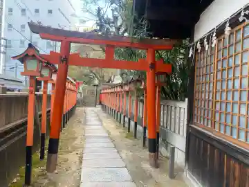 赤土稲荷大明神の{uncategorized: "未分類", other: "その他", undefined: "問題あり", building: "その他建物", grave: "お墓", sacred_gate: "鳥居", guardian: "狛犬", statue: "像", buddha: "仏像", history: "歴史", nature: "自然", garden: "庭園", animal: "動物", pagoda: "塔", temizu: "手水舎", mountain_gate: "山門・神門", sanctuary: "本殿・本堂", subordinate: "末社・摂社", art: "芸術", scenery: "景色", jizo: "地蔵", ema: "絵馬", goshuin: "御朱印", omikuji: "おみくじ", items: "授与品その他", amulet: "お守り", goshuincho: "御朱印帳", eats: "食事", festival: "お祭り", votive_dance: "神楽", shichigosan: "七五三参", wedding: "結婚式", experience: "体験その他", initially: "初詣", around: "周辺", anti_infection: "感染症対策"}