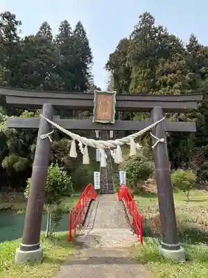 坪沼八幡神社の鳥居