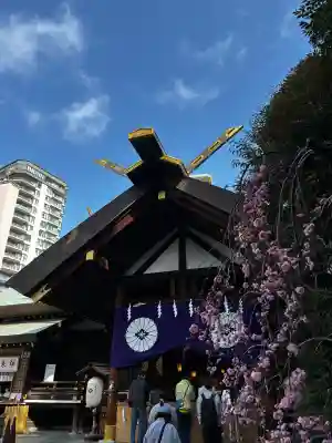 東京大神宮の{uncategorized: "未分類", other: "その他", undefined: "問題あり", building: "その他建物", grave: "お墓", sacred_gate: "鳥居", guardian: "狛犬", statue: "像", buddha: "仏像", history: "歴史", nature: "自然", garden: "庭園", animal: "動物", pagoda: "塔", temizu: "手水舎", mountain_gate: "山門・神門", sanctuary: "本殿・本堂", subordinate: "末社・摂社", art: "芸術", scenery: "景色", jizo: "地蔵", ema: "絵馬", goshuin: "御朱印", omikuji: "おみくじ", items: "授与品その他", amulet: "お守り", goshuincho: "御朱印帳", eats: "食事", festival: "お祭り", votive_dance: "神楽", shichigosan: "七五三参", wedding: "結婚式", experience: "体験その他", initially: "初詣", around: "周辺", anti_infection: "感染症対策"}