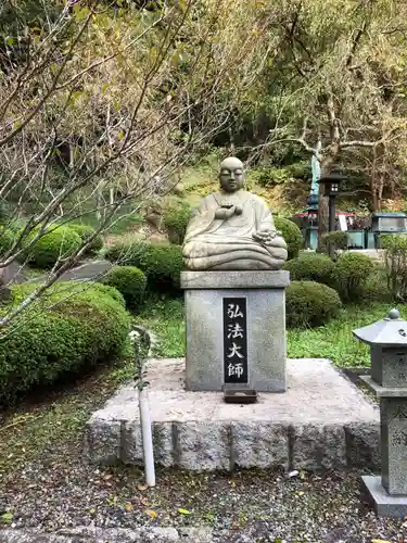 南原寺の像