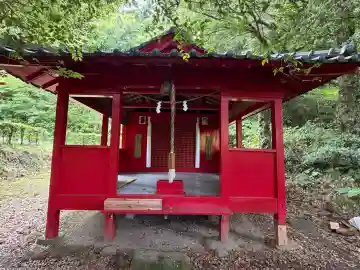 湯之峯神社の{uncategorized: "未分類", other: "その他", undefined: "問題あり", building: "その他建物", grave: "お墓", sacred_gate: "鳥居", guardian: "狛犬", statue: "像", buddha: "仏像", history: "歴史", nature: "自然", garden: "庭園", animal: "動物", pagoda: "塔", temizu: "手水舎", mountain_gate: "山門・神門", sanctuary: "本殿・本堂", subordinate: "末社・摂社", art: "芸術", scenery: "景色", jizo: "地蔵", ema: "絵馬", goshuin: "御朱印", omikuji: "おみくじ", items: "授与品その他", amulet: "お守り", goshuincho: "御朱印帳", eats: "食事", festival: "お祭り", votive_dance: "神楽", shichigosan: "七五三参", wedding: "結婚式", experience: "体験その他", initially: "初詣", around: "周辺", anti_infection: "感染症対策"}