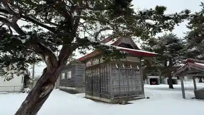 上磯八幡宮の{uncategorized: "未分類", other: "その他", undefined: "問題あり", building: "その他建物", grave: "お墓", sacred_gate: "鳥居", guardian: "狛犬", statue: "像", buddha: "仏像", history: "歴史", nature: "自然", garden: "庭園", animal: "動物", pagoda: "塔", temizu: "手水舎", mountain_gate: "山門・神門", sanctuary: "本殿・本堂", subordinate: "末社・摂社", art: "芸術", scenery: "景色", jizo: "地蔵", ema: "絵馬", goshuin: "御朱印", omikuji: "おみくじ", items: "授与品その他", amulet: "お守り", goshuincho: "御朱印帳", eats: "食事", festival: "お祭り", votive_dance: "神楽", shichigosan: "七五三参", wedding: "結婚式", experience: "体験その他", initially: "初詣", around: "周辺", anti_infection: "感染症対策"}