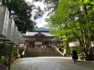彌彦神社の山門・神門