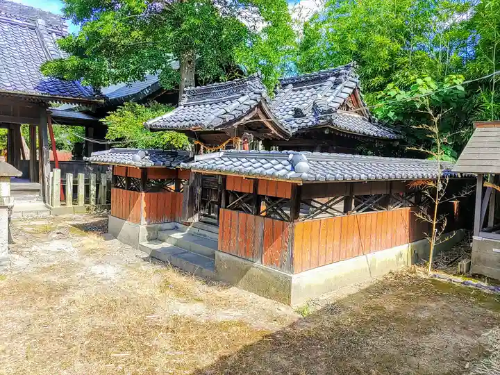 神明社の末社・摂社