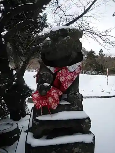 高司神社〜むすびの神の鎮まる社〜の狛犬