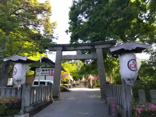 足羽神社の{uncategorized: "未分類", other: "その他", undefined: "問題あり", building: "その他建物", grave: "お墓", sacred_gate: "鳥居", guardian: "狛犬", statue: "像", buddha: "仏像", history: "歴史", nature: "自然", garden: "庭園", animal: "動物", pagoda: "塔", temizu: "手水舎", mountain_gate: "山門・神門", sanctuary: "本殿・本堂", subordinate: "末社・摂社", art: "芸術", scenery: "景色", jizo: "地蔵", ema: "絵馬", goshuin: "御朱印", omikuji: "おみくじ", items: "授与品その他", amulet: "お守り", goshuincho: "御朱印帳", eats: "食事", festival: "お祭り", votive_dance: "神楽", shichigosan: "七五三参", wedding: "結婚式", experience: "体験その他", initially: "初詣", around: "周辺", anti_infection: "感染症対策"}