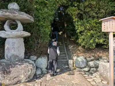棒原神社（皇大神宮摂社）の{uncategorized: "未分類", other: "その他", undefined: "問題あり", building: "その他建物", grave: "お墓", sacred_gate: "鳥居", guardian: "狛犬", statue: "像", buddha: "仏像", history: "歴史", nature: "自然", garden: "庭園", animal: "動物", pagoda: "塔", temizu: "手水舎", mountain_gate: "山門・神門", sanctuary: "本殿・本堂", subordinate: "末社・摂社", art: "芸術", scenery: "景色", jizo: "地蔵", ema: "絵馬", goshuin: "御朱印", omikuji: "おみくじ", items: "授与品その他", amulet: "お守り", goshuincho: "御朱印帳", eats: "食事", festival: "お祭り", votive_dance: "神楽", shichigosan: "七五三参", wedding: "結婚式", experience: "体験その他", initially: "初詣", around: "周辺", anti_infection: "感染症対策"}