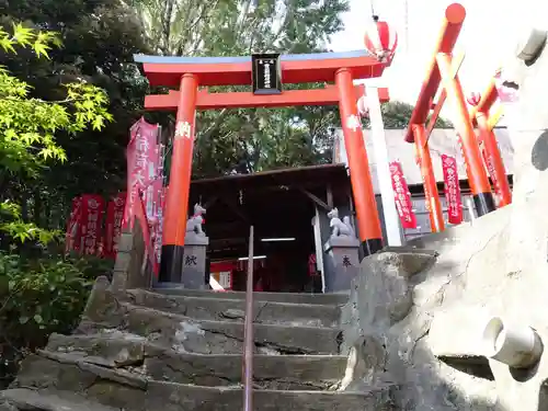 音次郎稲荷神社の鳥居