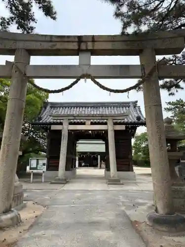 御厨神社の{uncategorized: "未分類", other: "その他", undefined: "問題あり", building: "その他建物", grave: "お墓", sacred_gate: "鳥居", guardian: "狛犬", statue: "像", buddha: "仏像", history: "歴史", nature: "自然", garden: "庭園", animal: "動物", pagoda: "塔", temizu: "手水舎", mountain_gate: "山門・神門", sanctuary: "本殿・本堂", subordinate: "末社・摂社", art: "芸術", scenery: "景色", jizo: "地蔵", ema: "絵馬", goshuin: "御朱印", omikuji: "おみくじ", items: "授与品その他", amulet: "お守り", goshuincho: "御朱印帳", eats: "食事", festival: "お祭り", votive_dance: "神楽", shichigosan: "七五三参", wedding: "結婚式", experience: "体験その他", initially: "初詣", around: "周辺", anti_infection: "感染症対策"}