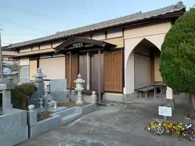 薬師堂の本殿・本堂