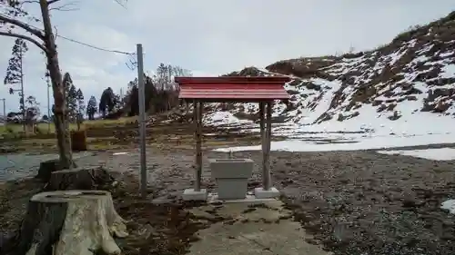 山越諏訪神社の手水