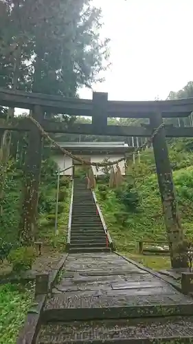 飯野山神社(宮下)の鳥居