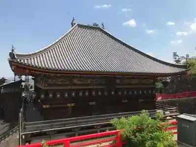 中山寺の本殿・本堂