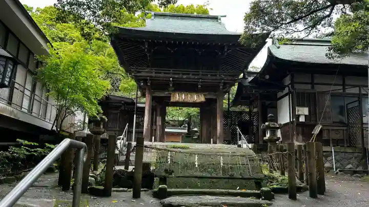 志賀海神社の{uncategorized: "未分類", other: "その他", undefined: "問題あり", building: "その他建物", grave: "お墓", sacred_gate: "鳥居", guardian: "狛犬", statue: "像", buddha: "仏像", history: "歴史", nature: "自然", garden: "庭園", animal: "動物", pagoda: "塔", temizu: "手水舎", mountain_gate: "山門・神門", sanctuary: "本殿・本堂", subordinate: "末社・摂社", art: "芸術", scenery: "景色", jizo: "地蔵", ema: "絵馬", goshuin: "御朱印", omikuji: "おみくじ", items: "授与品その他", amulet: "お守り", goshuincho: "御朱印帳", eats: "食事", festival: "お祭り", votive_dance: "神楽", shichigosan: "七五三参", wedding: "結婚式", experience: "体験その他", initially: "初詣", around: "周辺", anti_infection: "感染症対策"}