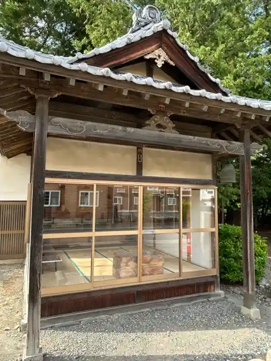 氷室五社神社の{uncategorized: "未分類", other: "その他", undefined: "問題あり", building: "その他建物", grave: "お墓", sacred_gate: "鳥居", guardian: "狛犬", statue: "像", buddha: "仏像", history: "歴史", nature: "自然", garden: "庭園", animal: "動物", pagoda: "塔", temizu: "手水舎", mountain_gate: "山門・神門", sanctuary: "本殿・本堂", subordinate: "末社・摂社", art: "芸術", scenery: "景色", jizo: "地蔵", ema: "絵馬", goshuin: "御朱印", omikuji: "おみくじ", items: "授与品その他", amulet: "お守り", goshuincho: "御朱印帳", eats: "食事", festival: "お祭り", votive_dance: "神楽", shichigosan: "七五三参", wedding: "結婚式", experience: "体験その他", initially: "初詣", around: "周辺", anti_infection: "感染症対策"}
