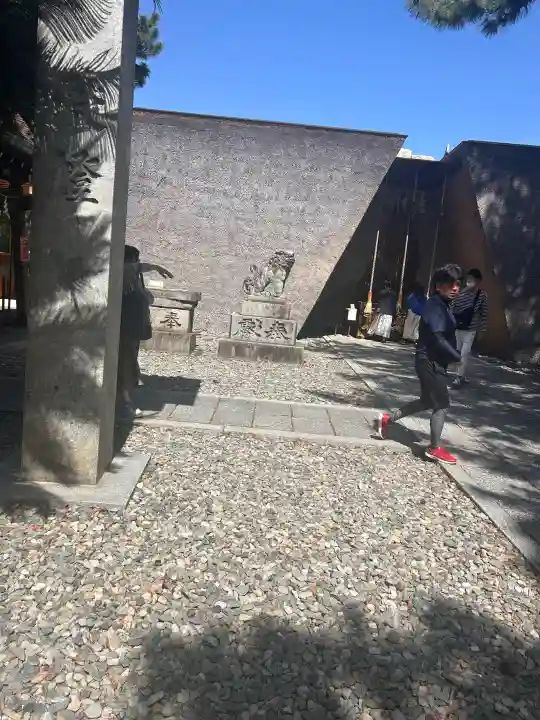 鳥飼八幡宮の{uncategorized: "未分類", other: "その他", undefined: "問題あり", building: "その他建物", grave: "お墓", sacred_gate: "鳥居", guardian: "狛犬", statue: "像", buddha: "仏像", history: "歴史", nature: "自然", garden: "庭園", animal: "動物", pagoda: "塔", temizu: "手水舎", mountain_gate: "山門・神門", sanctuary: "本殿・本堂", subordinate: "末社・摂社", art: "芸術", scenery: "景色", jizo: "地蔵", ema: "絵馬", goshuin: "御朱印", omikuji: "おみくじ", items: "授与品その他", amulet: "お守り", goshuincho: "御朱印帳", eats: "食事", festival: "お祭り", votive_dance: "神楽", shichigosan: "七五三参", wedding: "結婚式", experience: "体験その他", initially: "初詣", around: "周辺", anti_infection: "感染症対策"}