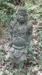 羽黒神社の像