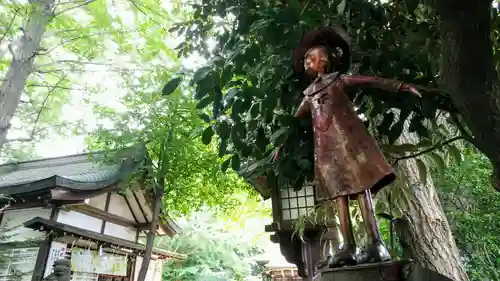 小平神明宮の像