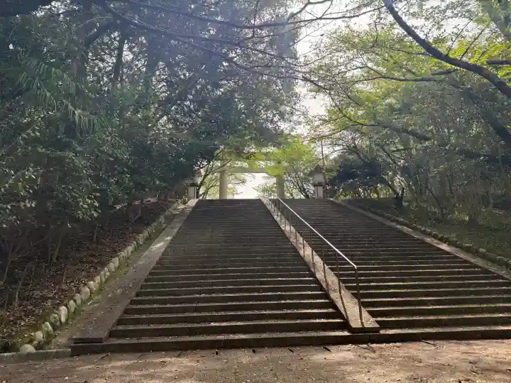 奈良縣護國神社の{uncategorized: "未分類", other: "その他", undefined: "問題あり", building: "その他建物", grave: "お墓", sacred_gate: "鳥居", guardian: "狛犬", statue: "像", buddha: "仏像", history: "歴史", nature: "自然", garden: "庭園", animal: "動物", pagoda: "塔", temizu: "手水舎", mountain_gate: "山門・神門", sanctuary: "本殿・本堂", subordinate: "末社・摂社", art: "芸術", scenery: "景色", jizo: "地蔵", ema: "絵馬", goshuin: "御朱印", omikuji: "おみくじ", items: "授与品その他", amulet: "お守り", goshuincho: "御朱印帳", eats: "食事", festival: "お祭り", votive_dance: "神楽", shichigosan: "七五三参", wedding: "結婚式", experience: "体験その他", initially: "初詣", around: "周辺", anti_infection: "感染症対策"}